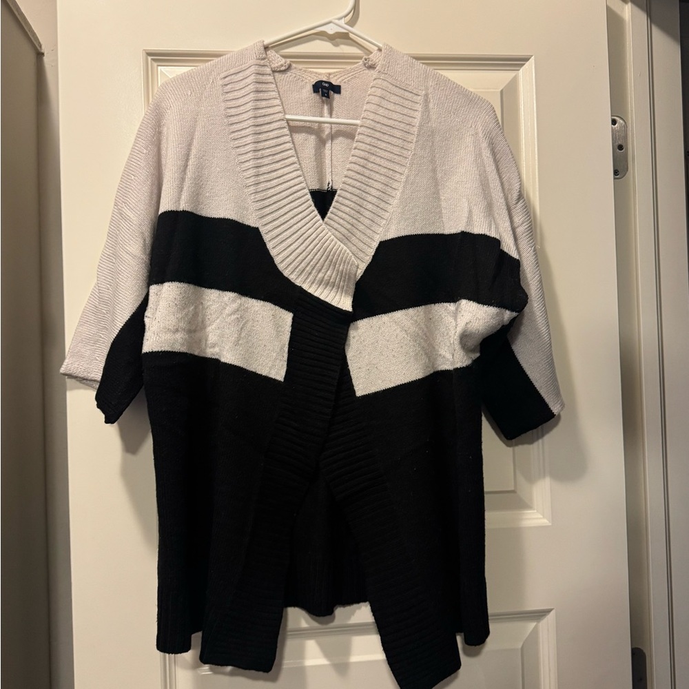 GAP Black & White Colorblock V-Neck Open Cardigan